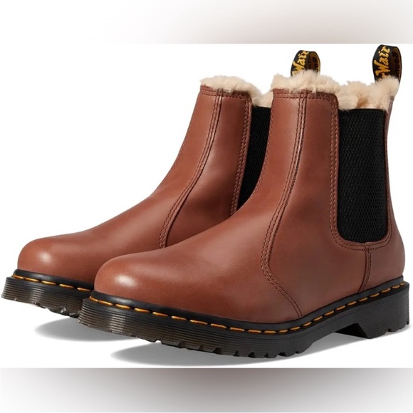 Dr. Martens Unisex Chelsea Boot 2976 Leather Faux Fur Lined women’s size 7 - Picture 14 of 15